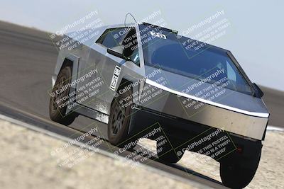 media/Nov-08-2025-Speed Ventures (Sat) [[1c7a6332f5]]/TC B/Session 2 (Turn 2)/